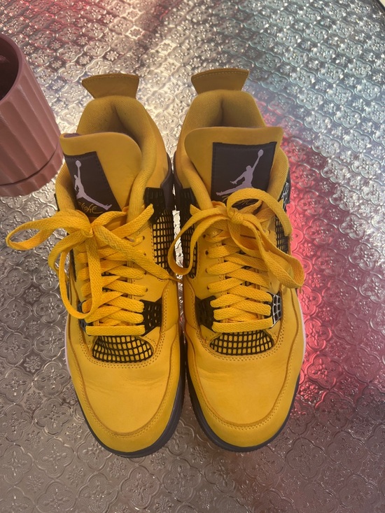 Air Jordan 4 Retro Lightening (2021) - Picture 5 of 10